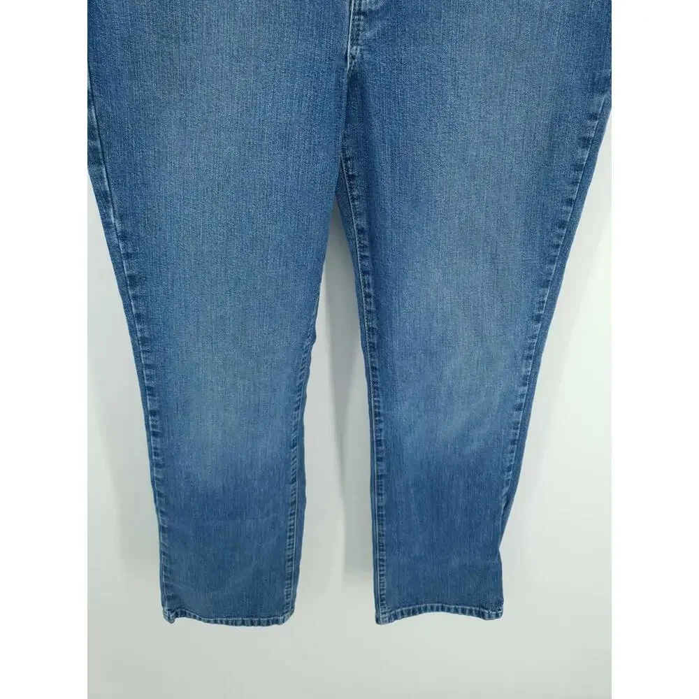 Tommy Hilfiger Jeans Womens 8 Hipster Boot Cut‎ MId Rise Medium Wash - Picture 4 of 9